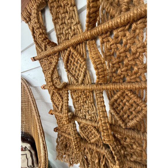 Vintage 1970s Boho Wood Jute Macarame' Wall Hanging With Hooks - Picture 8 of 16